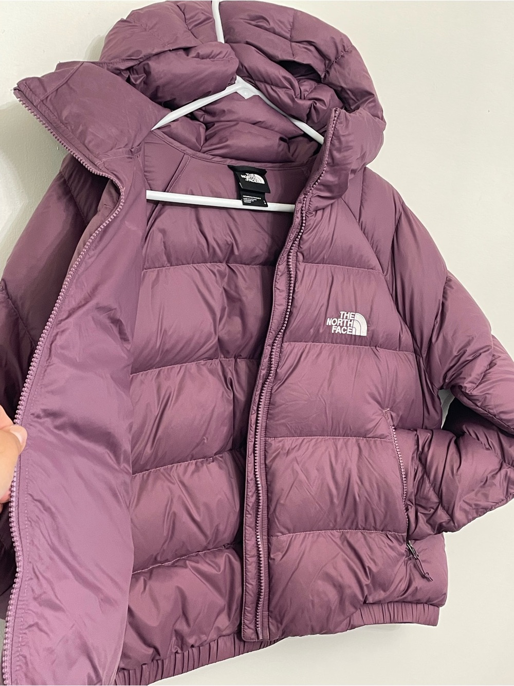 The North Face Women's Hooded Puffer Jacket in Plum - Picture 4 of 10